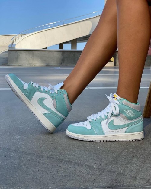 Green jordans hotsell for girls